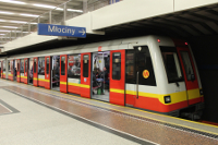 tramwaje, metro, kolej i autobusy ztm w Warszawie